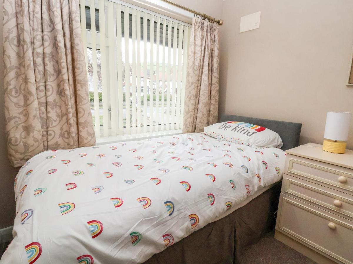 The Hollies Villa เพรสตาติน ภายนอก รูปภาพ